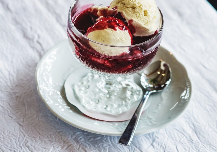 IceCream Recipe - Homemade Vanilla Ice Cream with Blackberry Jam